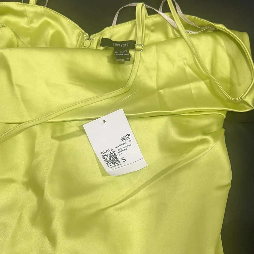 NWT forever 21 Honeydew Dress - Picture 3 of 11